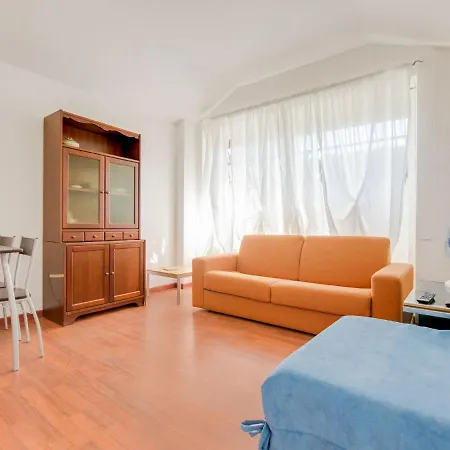 Apartamento Delightful In With Garden *